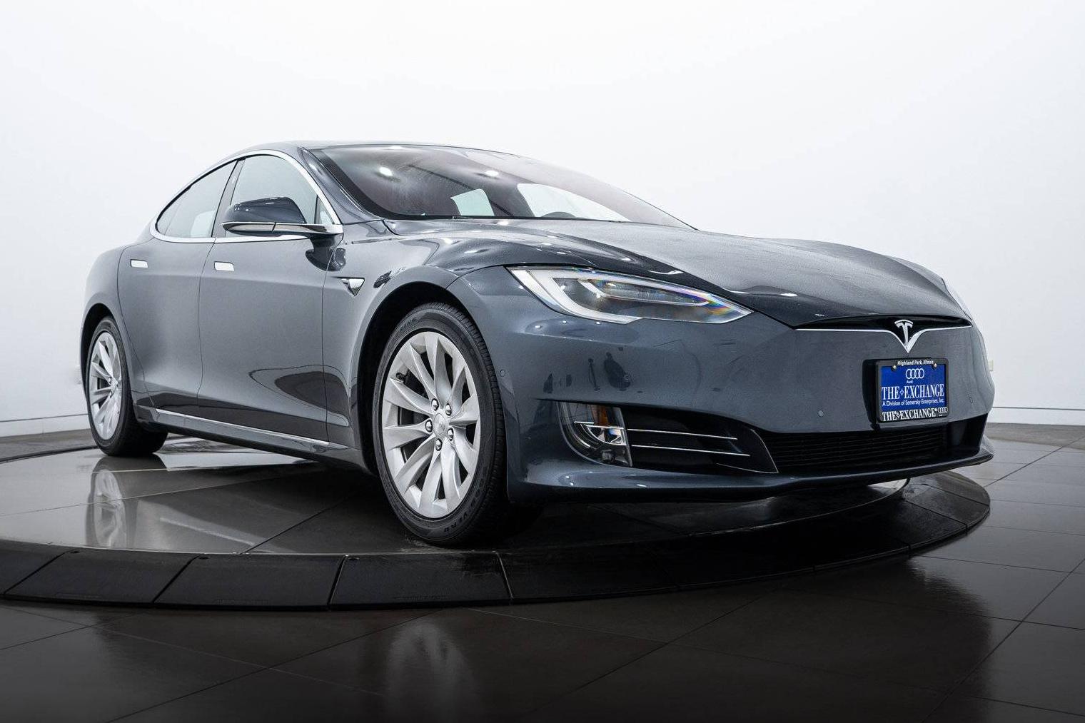 TESLA MODEL S 2018 5YJSA1E20JF276624 image